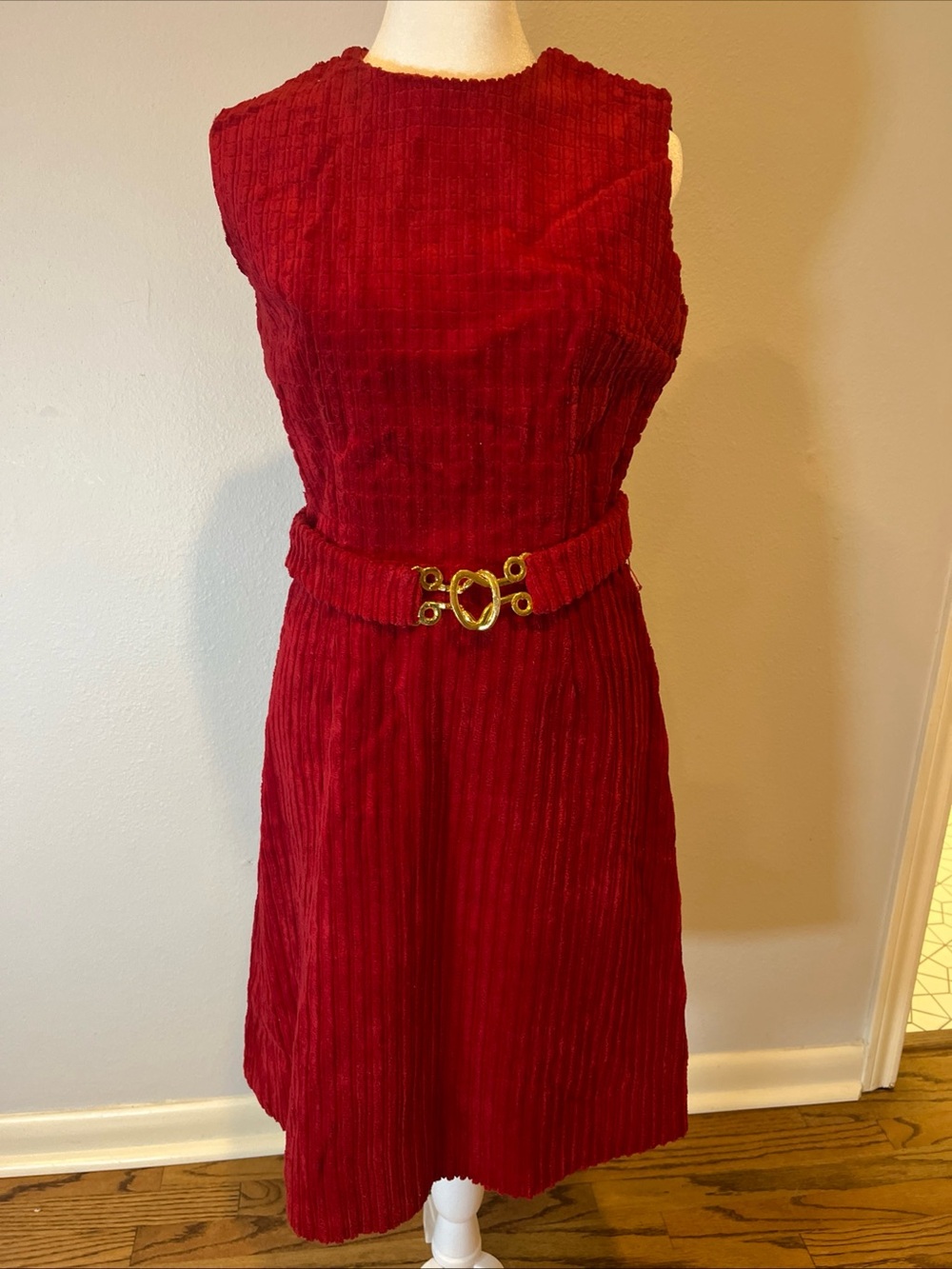 Vtg 1960s LANZ ORIGINALS Red Mod Dress Sleeveless A-Line Gold Belt Ribbed Disco